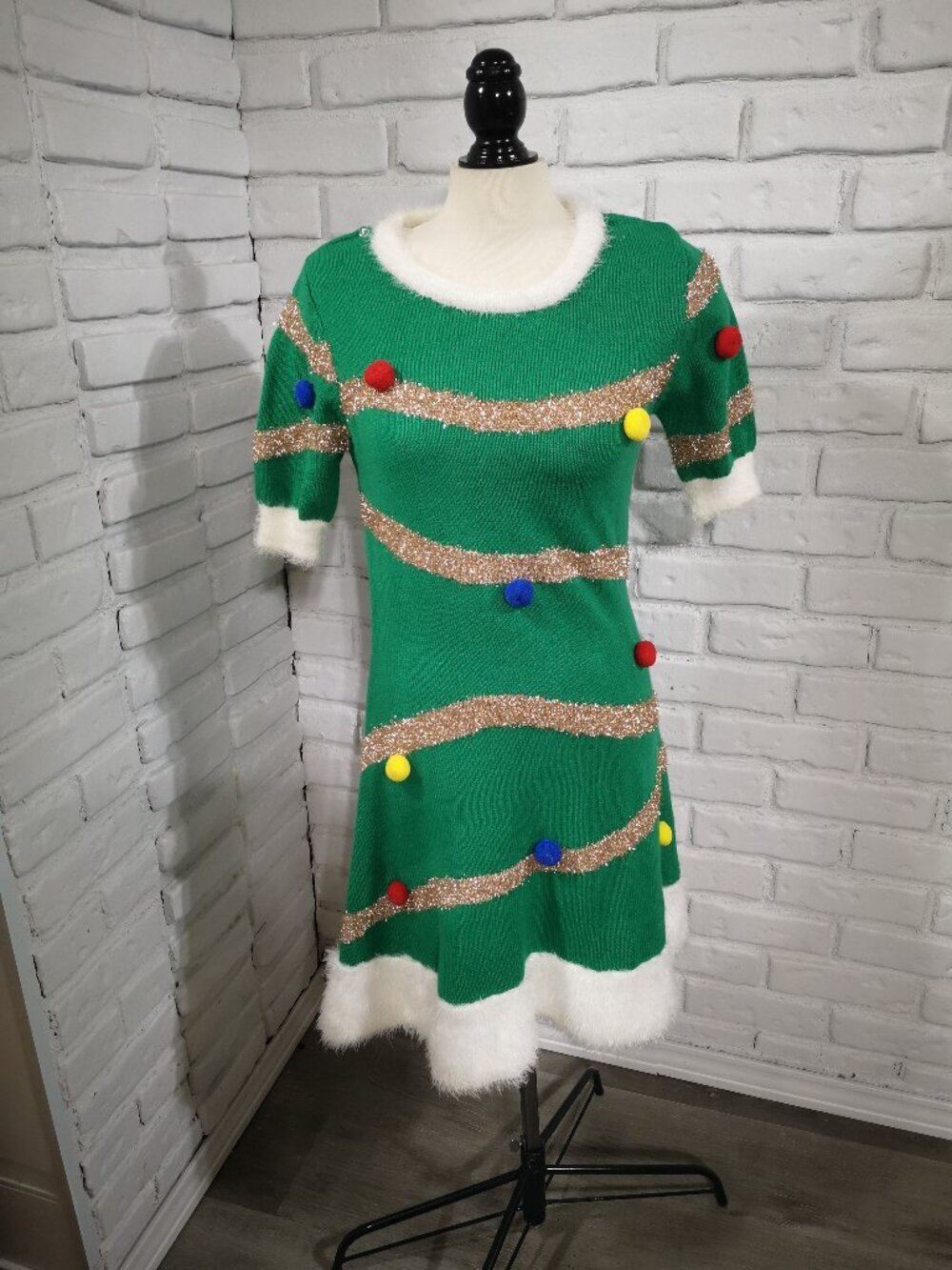 Primark Ladies Size Medium Green Novelty Christmas Sweater Dress w/ Pom Poms